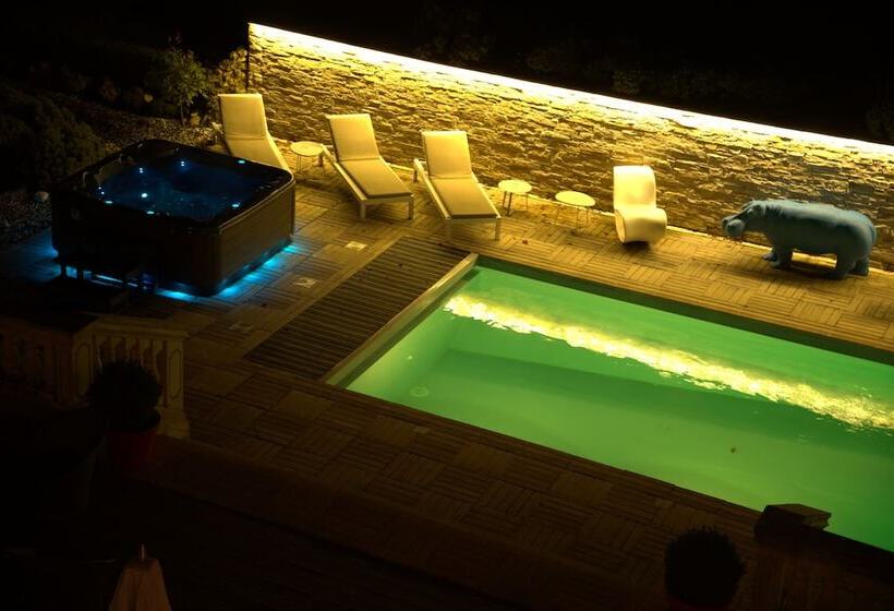 هتل Hôtel La Villa Eugene