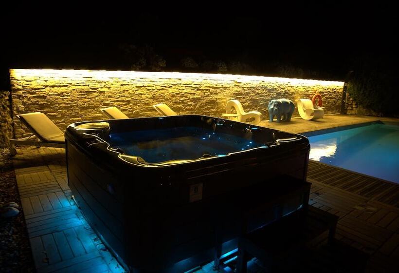 هتل Hôtel La Villa Eugene