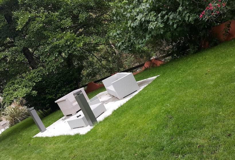 هتل Les Jardins De La Glaciere