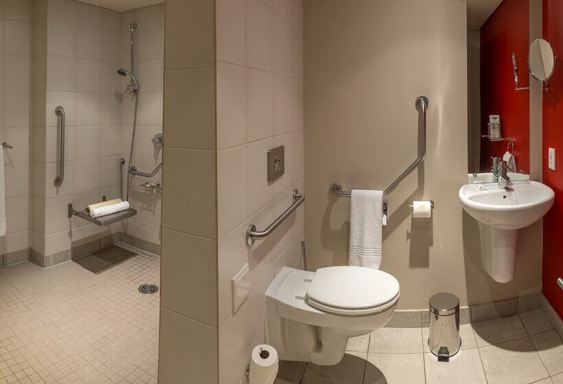 בית מלון כפרי Mondior At Emperors Palace