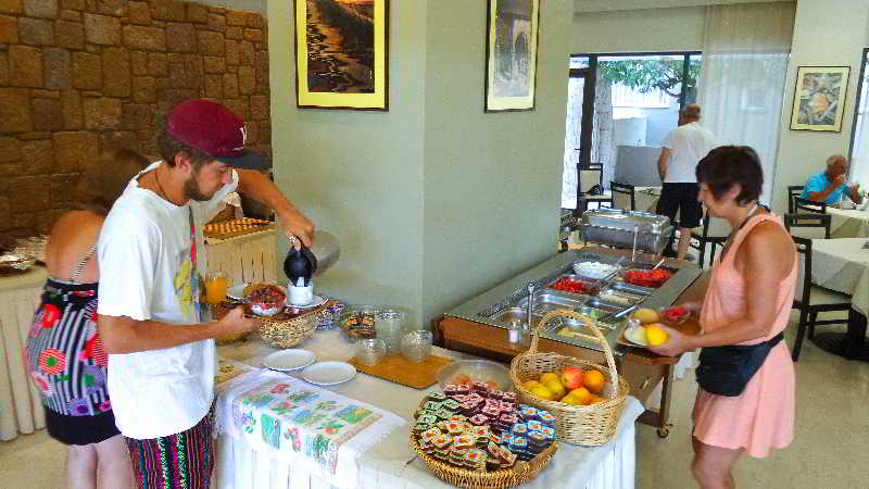 هتل Saint Constantin