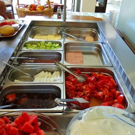 هتل Saint Constantin