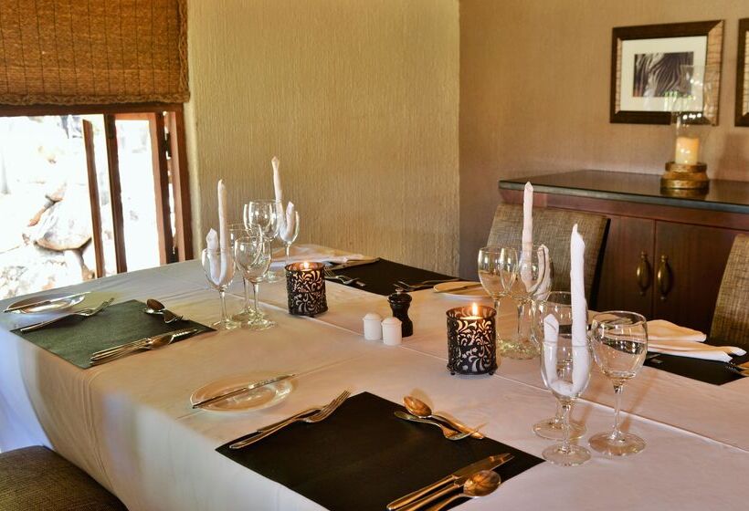 فندق Tshukudu Bush Lodge