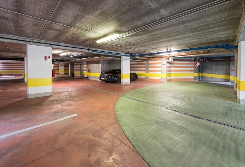 בית מלון כפרי West Point Airport