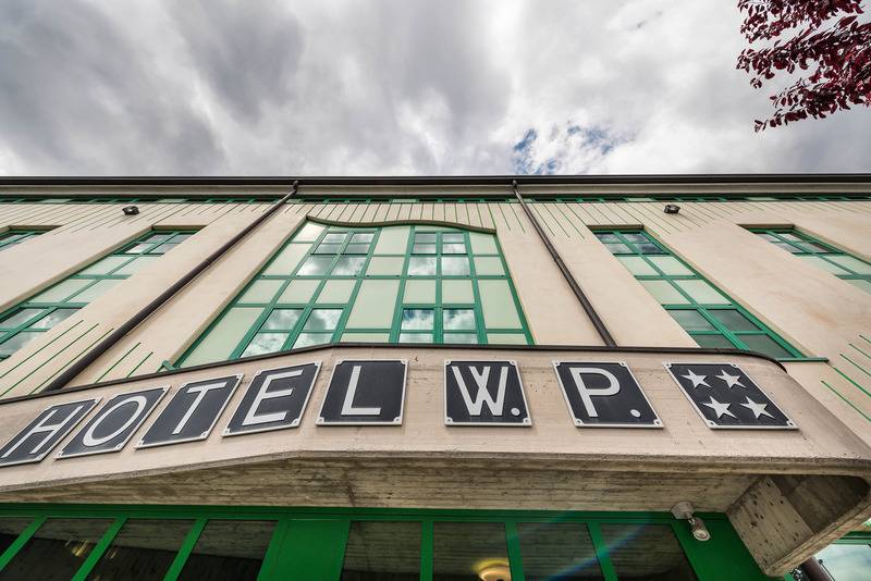 בית מלון כפרי West Point Airport