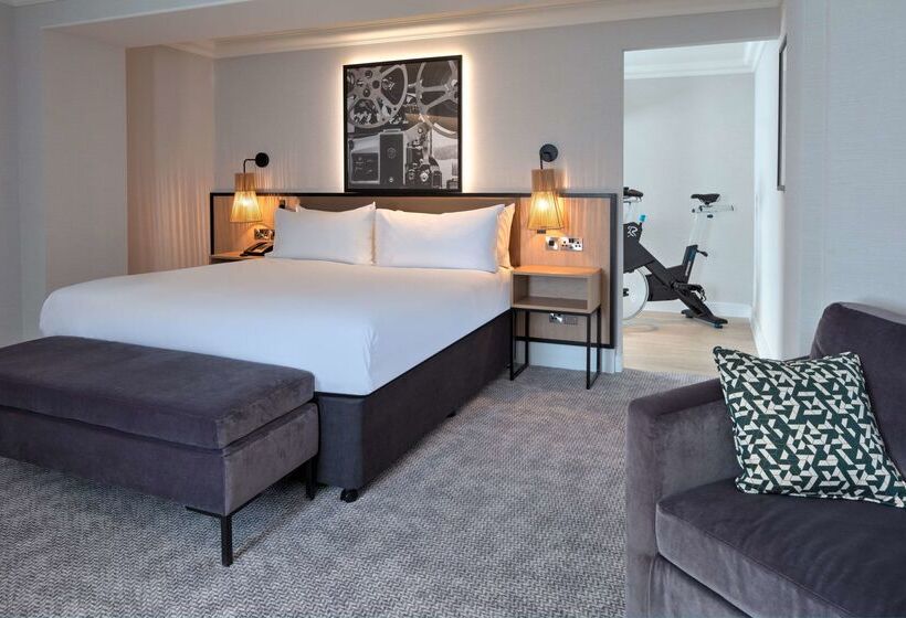 فندق Doubletree By Hilton London Elstree