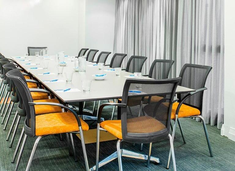 هتل Mantra On Kent