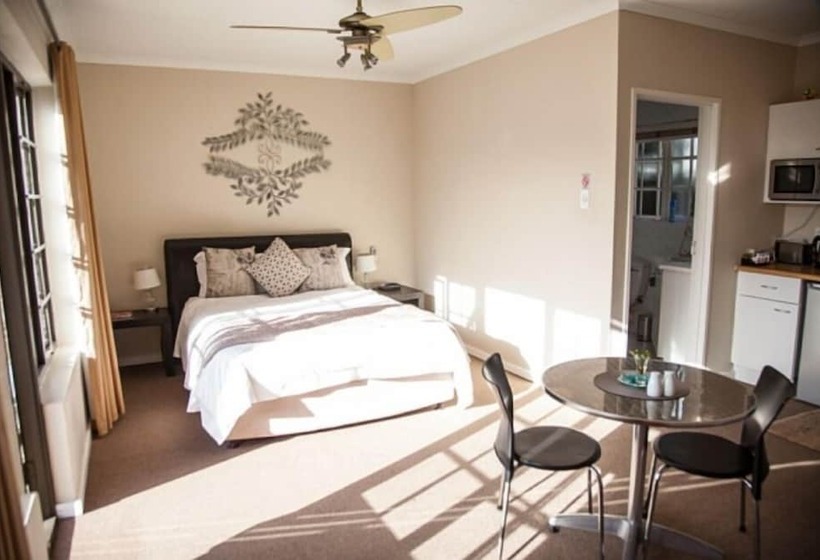 בית מלון כפרי Palm Beach Guesthouse