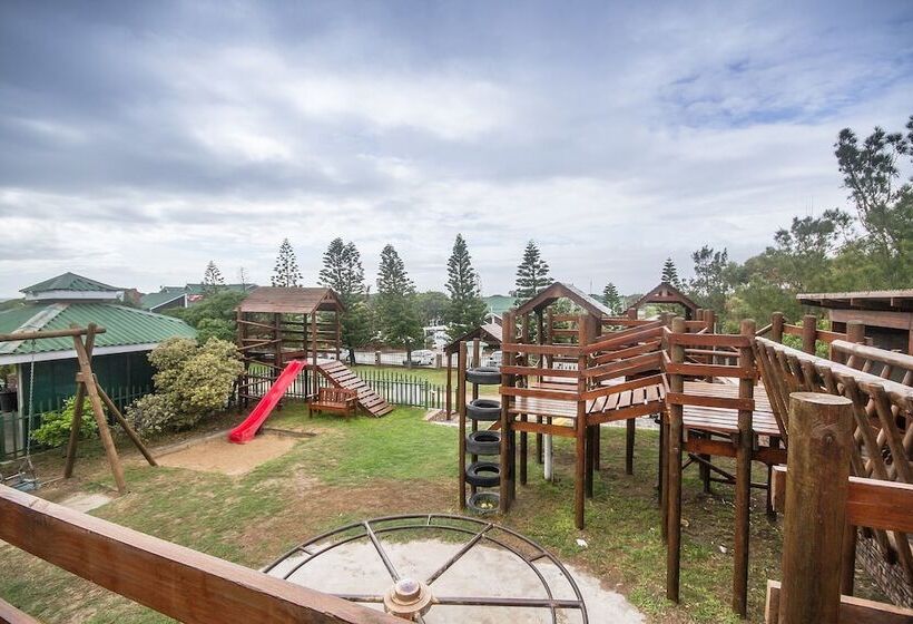 هتل Pine Lodge Resort