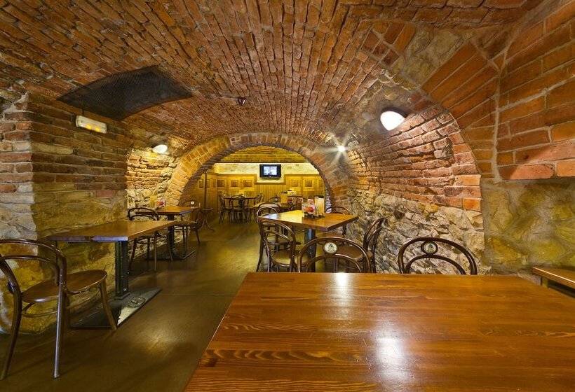 هتل Prague Inn