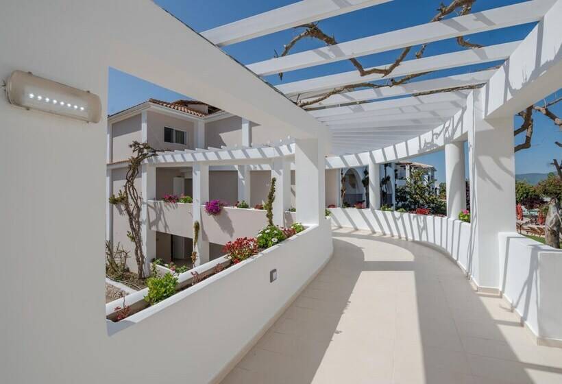 Bitzaro Grande Hotel & Suites