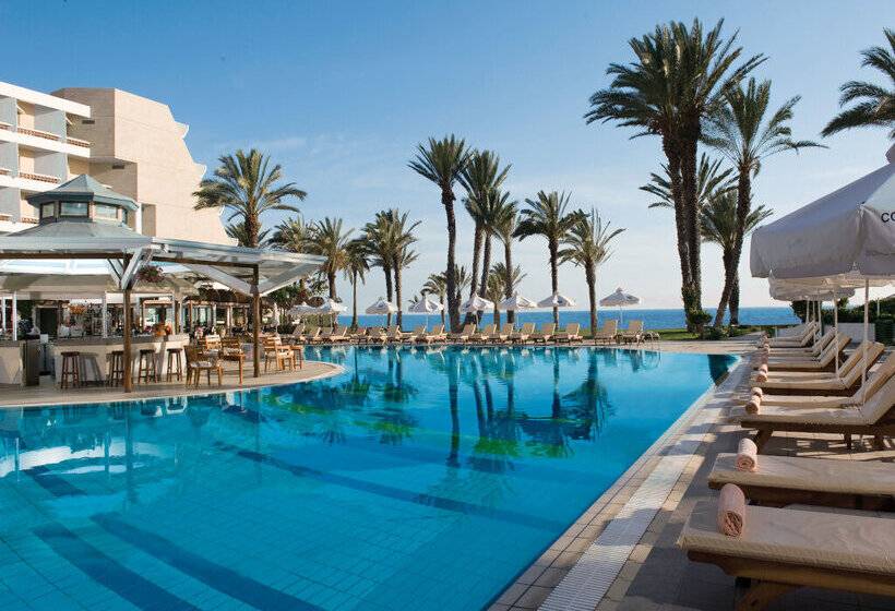 هتل Constantinou Bros Pioneer Beach