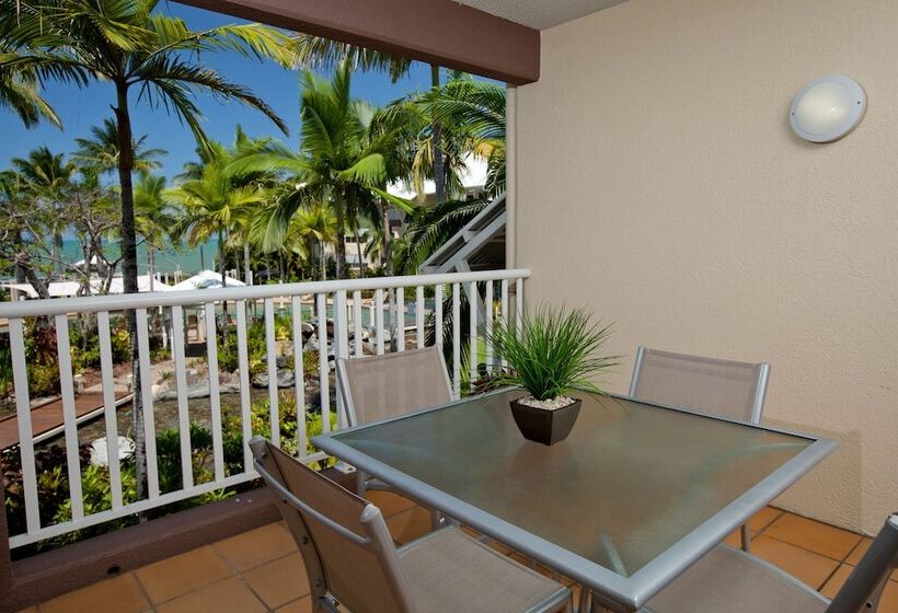酒店 Coral Sands Beachfront Resort