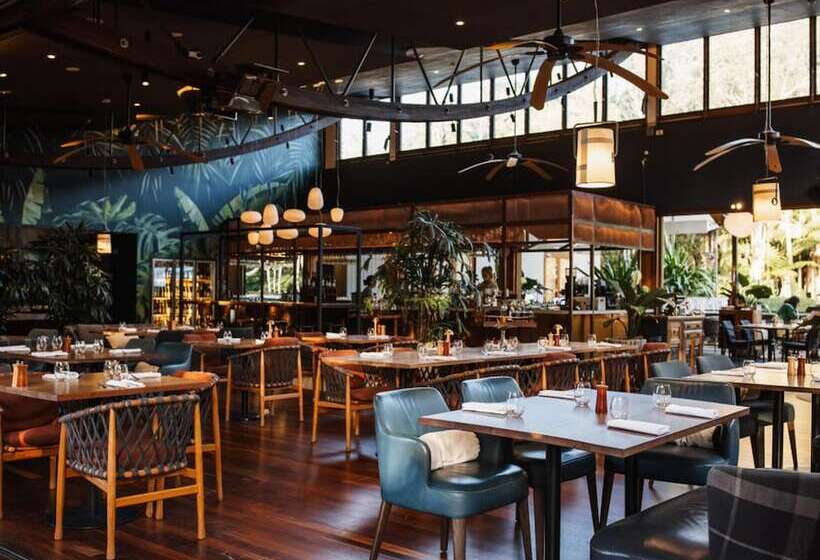 هتل Crystalbrook Byron