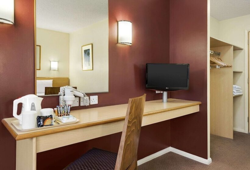 Days Inn Hotel Warwick South   Southbound M40