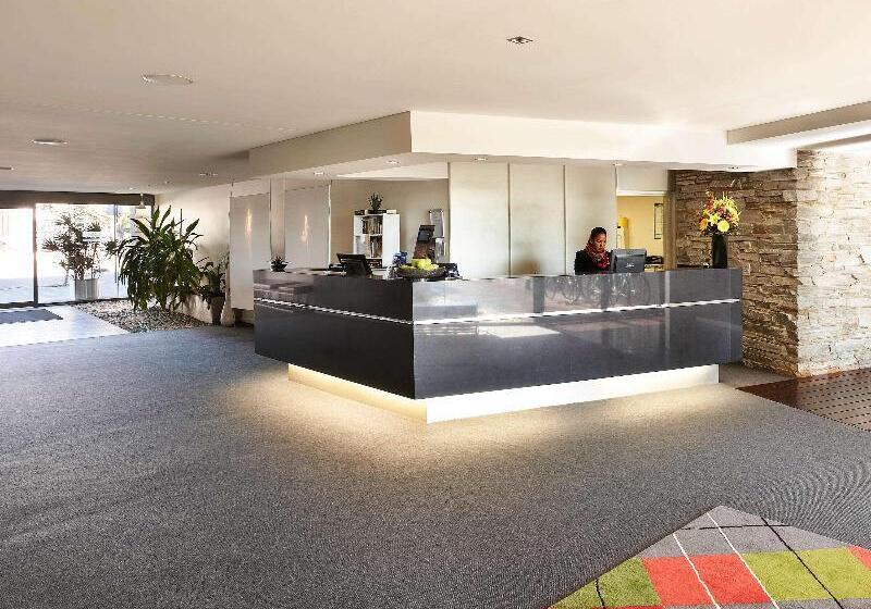 هتل East Perth Suites