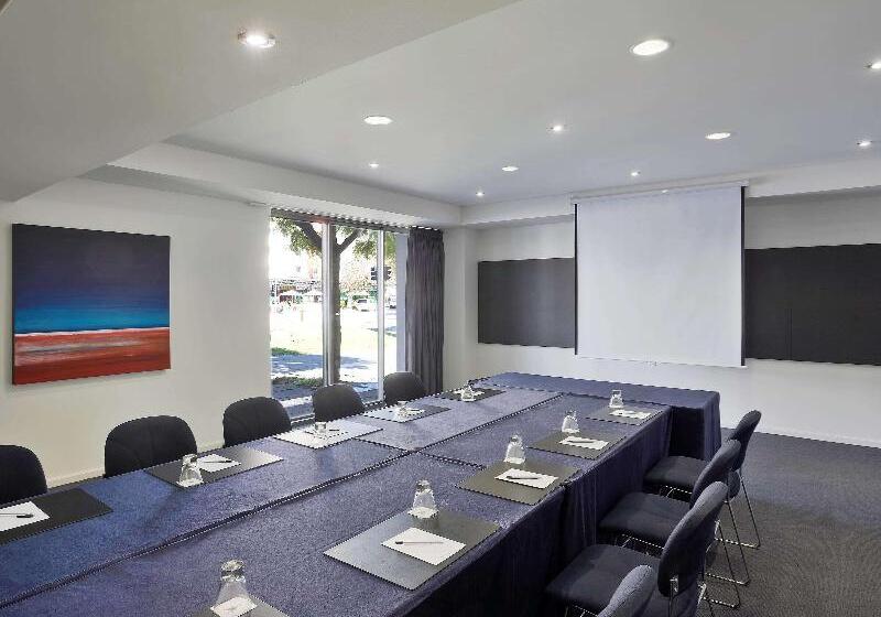 هتل East Perth Suites