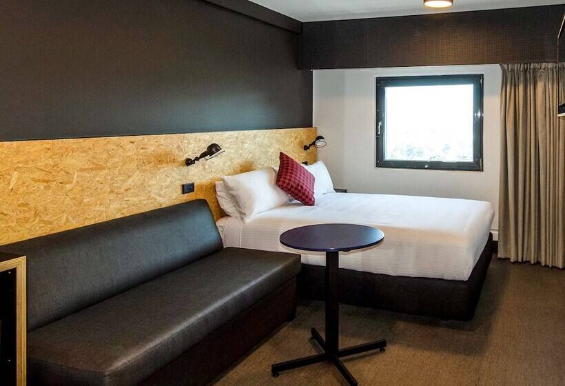 هتل Ibis Budget Sydney East