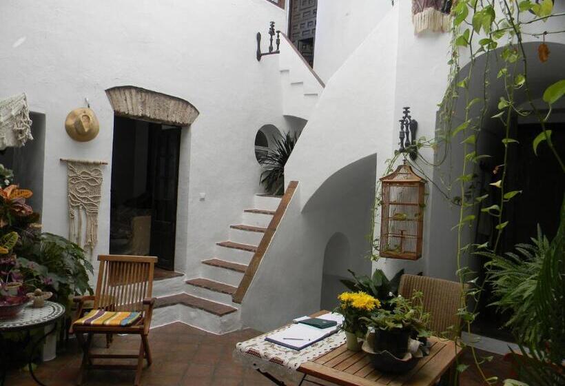 هتل La Casa De Bovedas Charming Inn