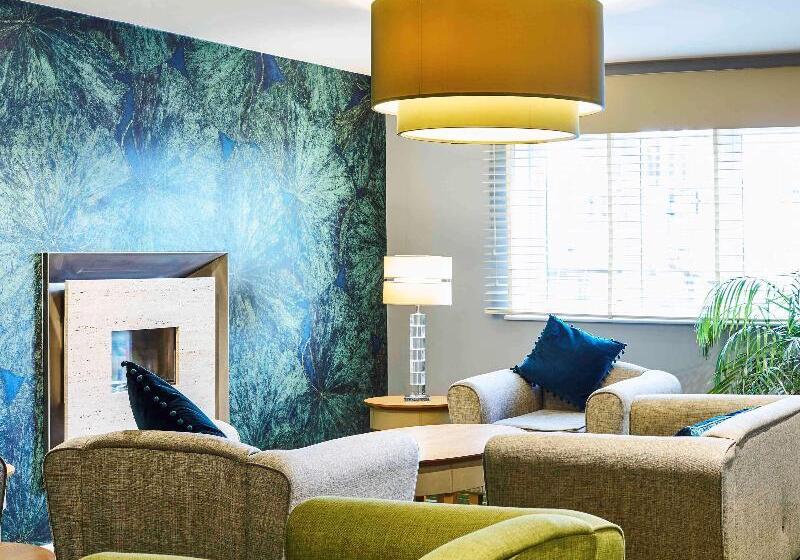Отель Mercure Newbury West Grange
