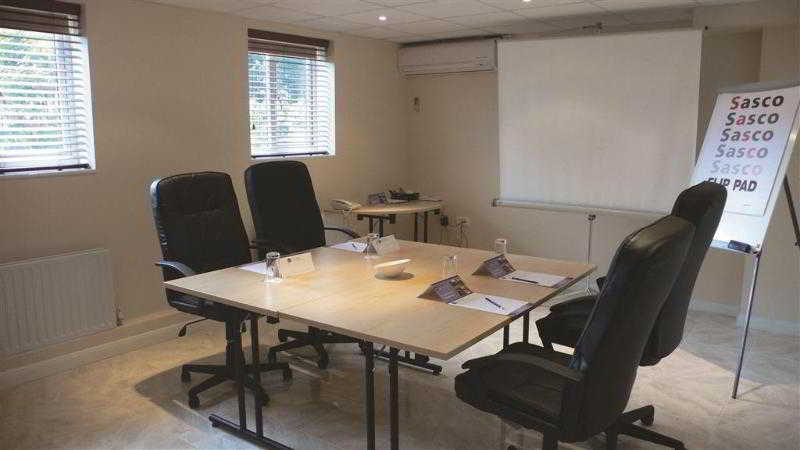 Отель Mercure Newbury West Grange