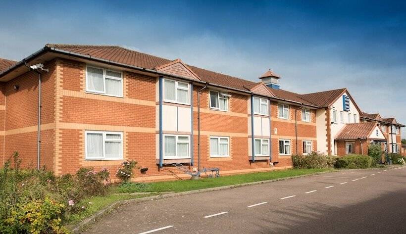 فندق Milton Keynes