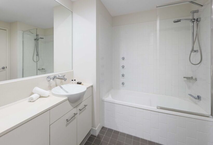 هتل Oaks Brisbane On Margaret Suites