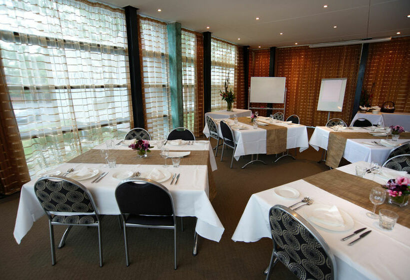 בית מלון כפרי Quest Flemington