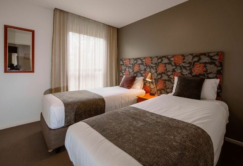 בית מלון כפרי Quest Flemington