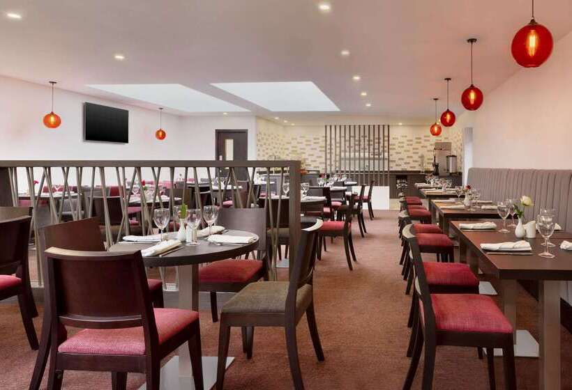 בית מלון כפרי Ramada Bristol West
