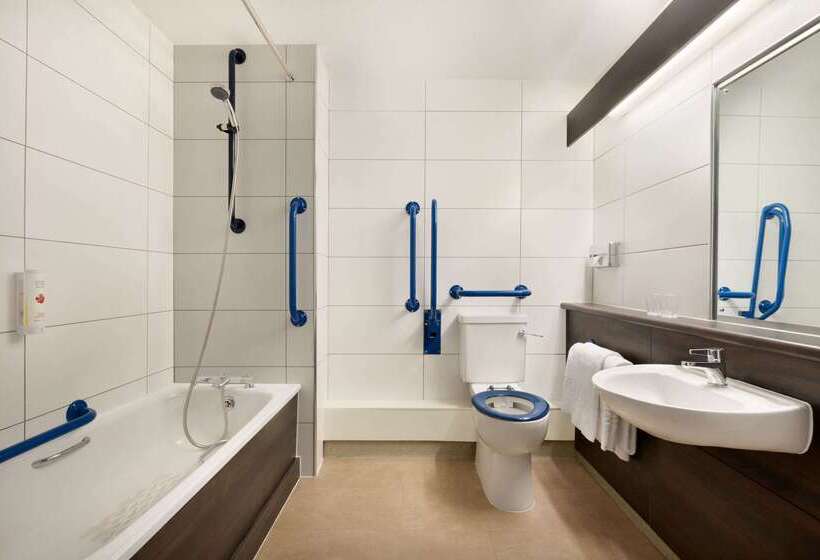 בית מלון כפרי Ramada Bristol West