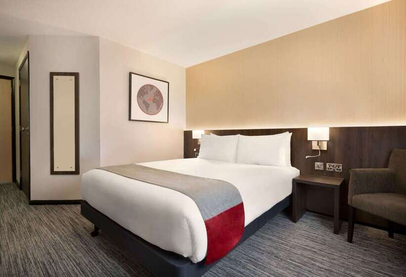 בית מלון כפרי Ramada Bristol West