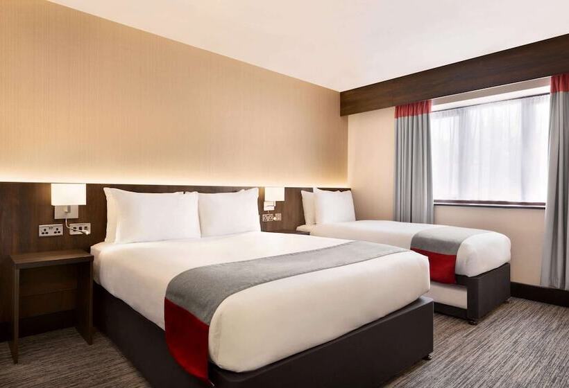 בית מלון כפרי Ramada Bristol West