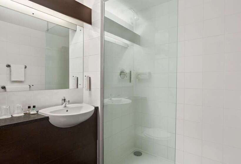 בית מלון כפרי Ramada London South Mimms