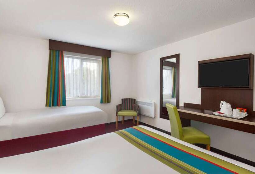 בית מלון כפרי Ramada London South Mimms