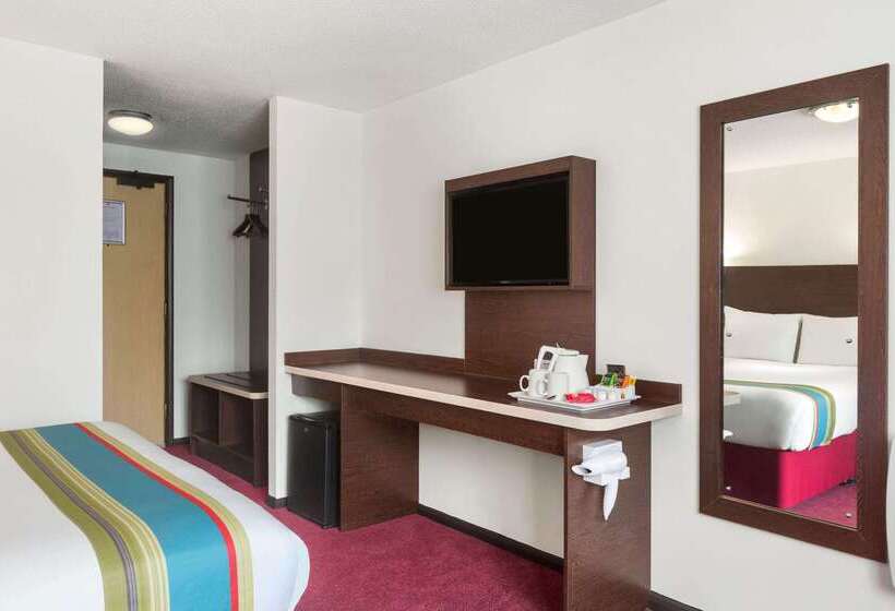 בית מלון כפרי Ramada London South Mimms