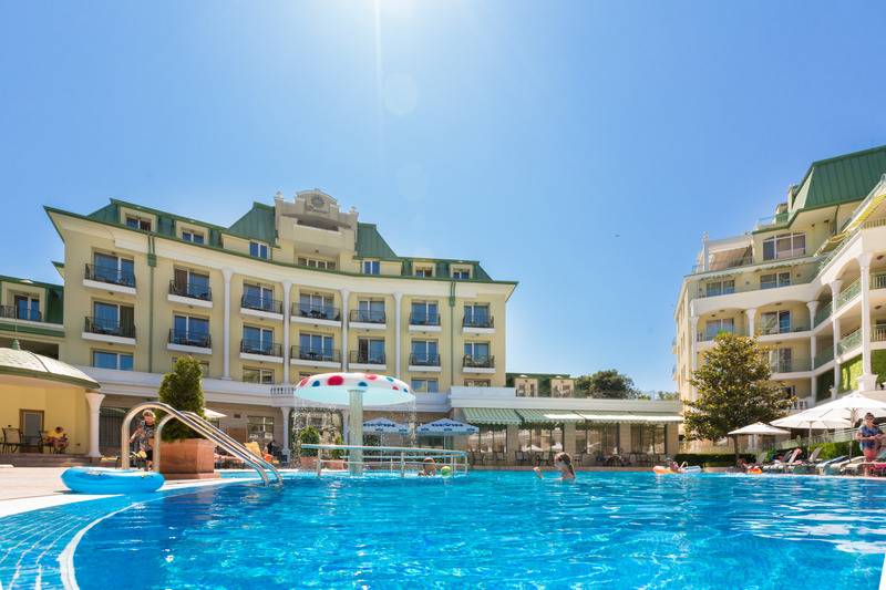 Romance Hotel And Family Suites