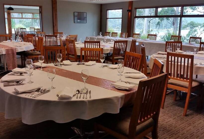 בית מלון כפרי Stewarts Bay Lodge