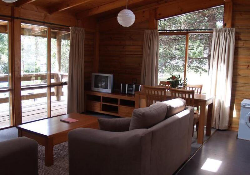 בית מלון כפרי Stewarts Bay Lodge
