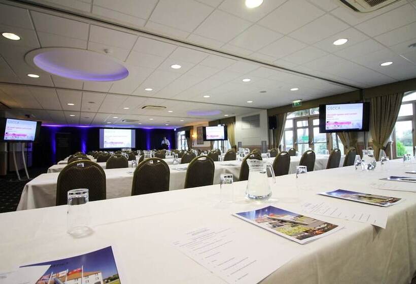 בית מלון כפרי The Peninsula