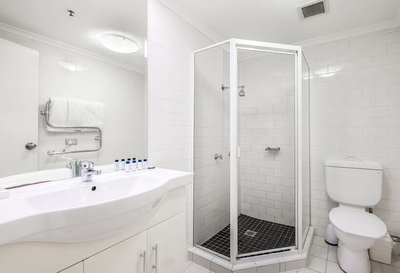 Oaks Sydney Goldsbrough Suites