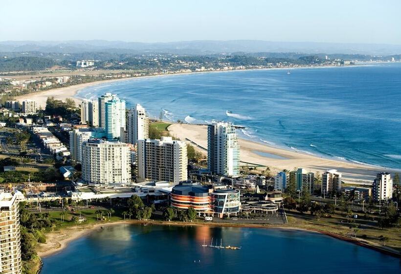 منتجع Mantra Twin Towns