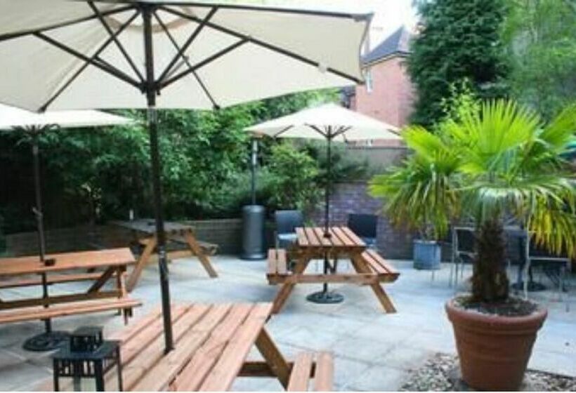 Отель Tunbridge Wells Retreat