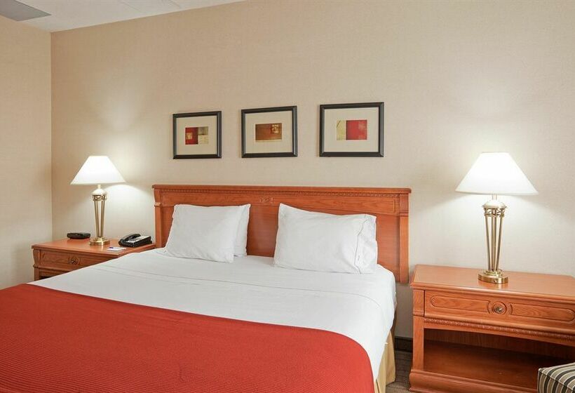 هتل Spark By Hilton Guelph