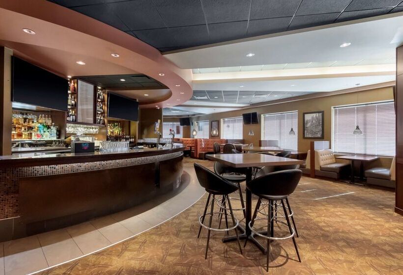 فندق Best Western Cold Lake Inn