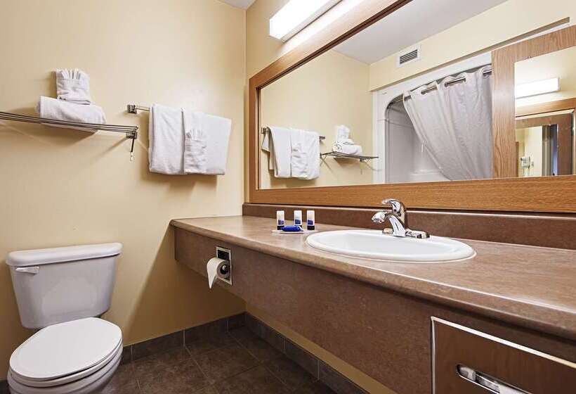 هتل Best Western Plus Moncton