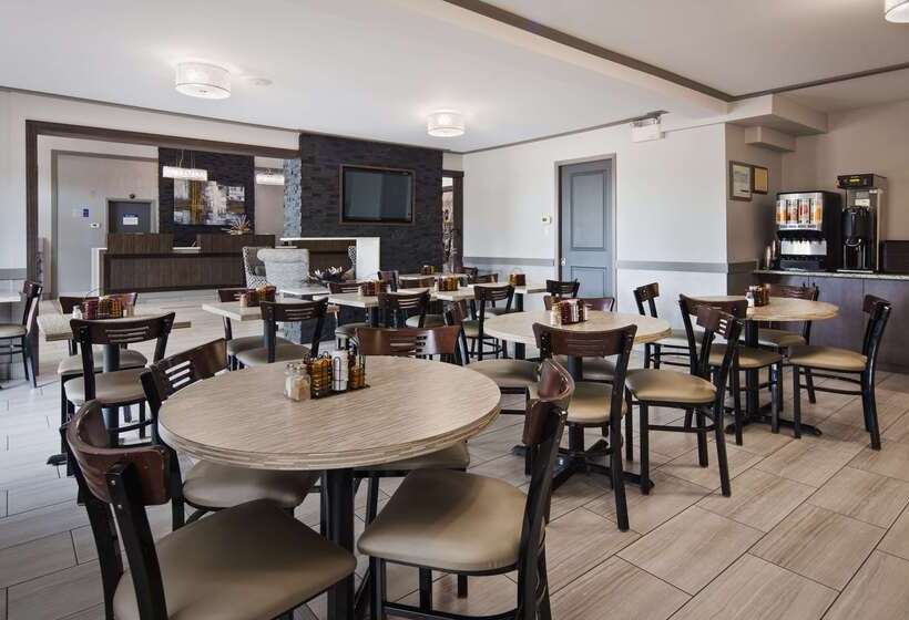 هتل Best Western Plus Moncton