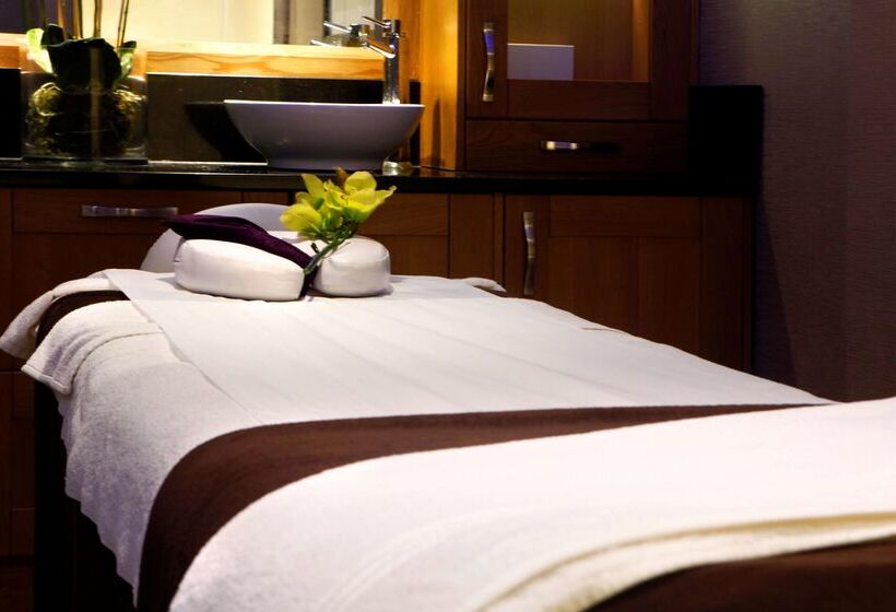 Windmill Village Hotel, Golf Club & Spa, Bw Signature Collection