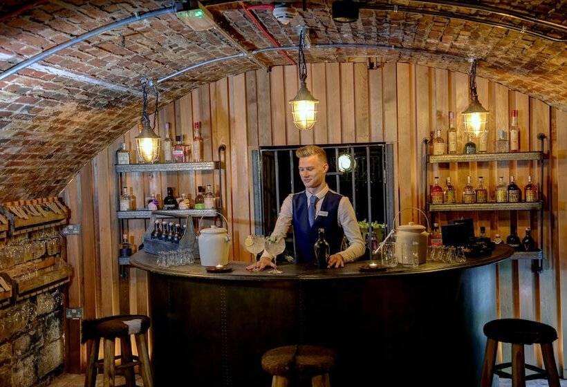 Windmill Village Hotel, Golf Club & Spa, Bw Signature Collection