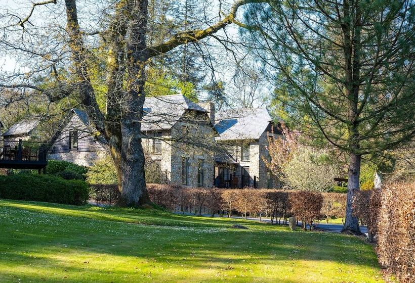 בית מלון כפרי Bovey Castle